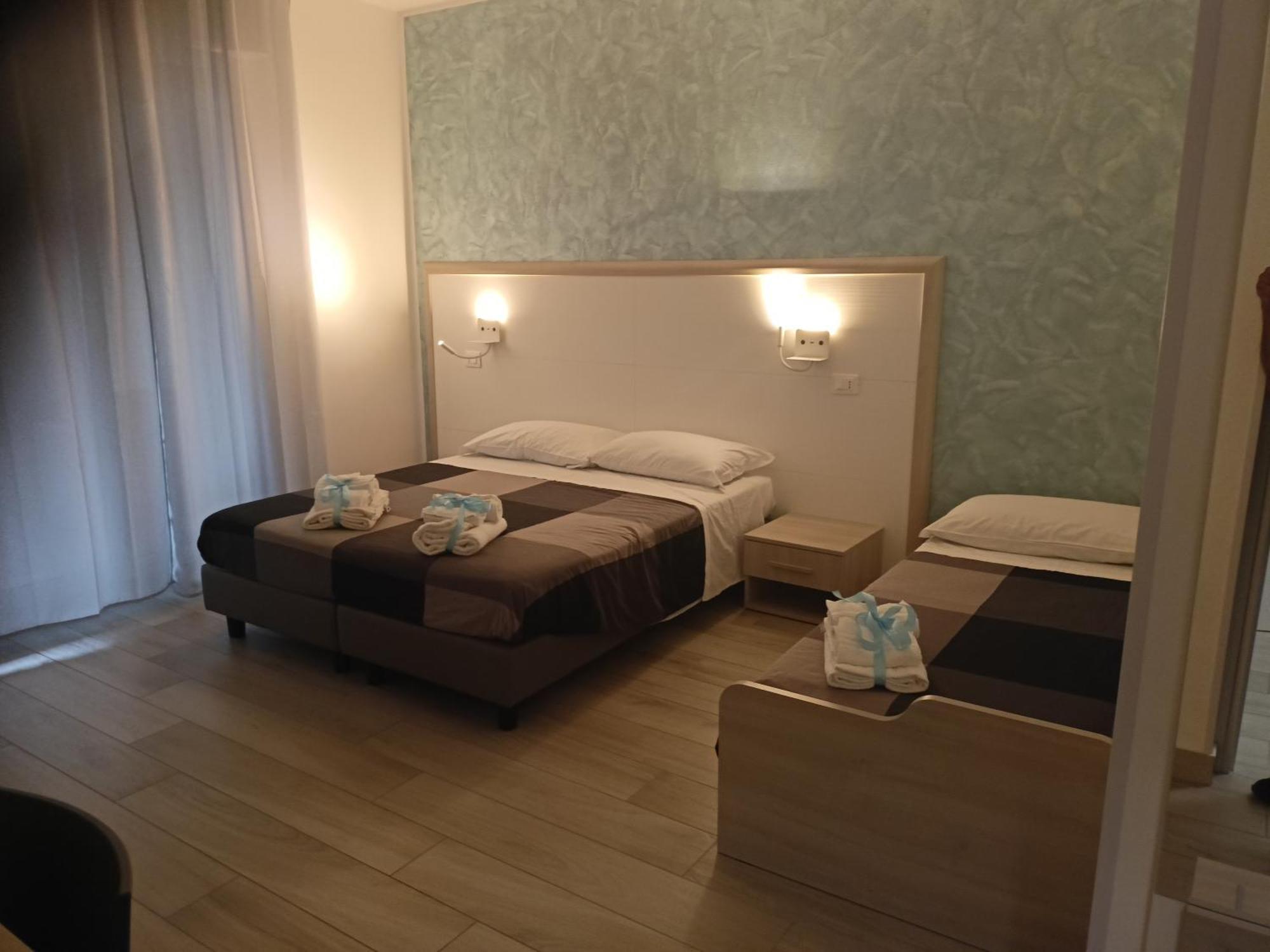 La Dea Rooms Ferrare Extérieur photo