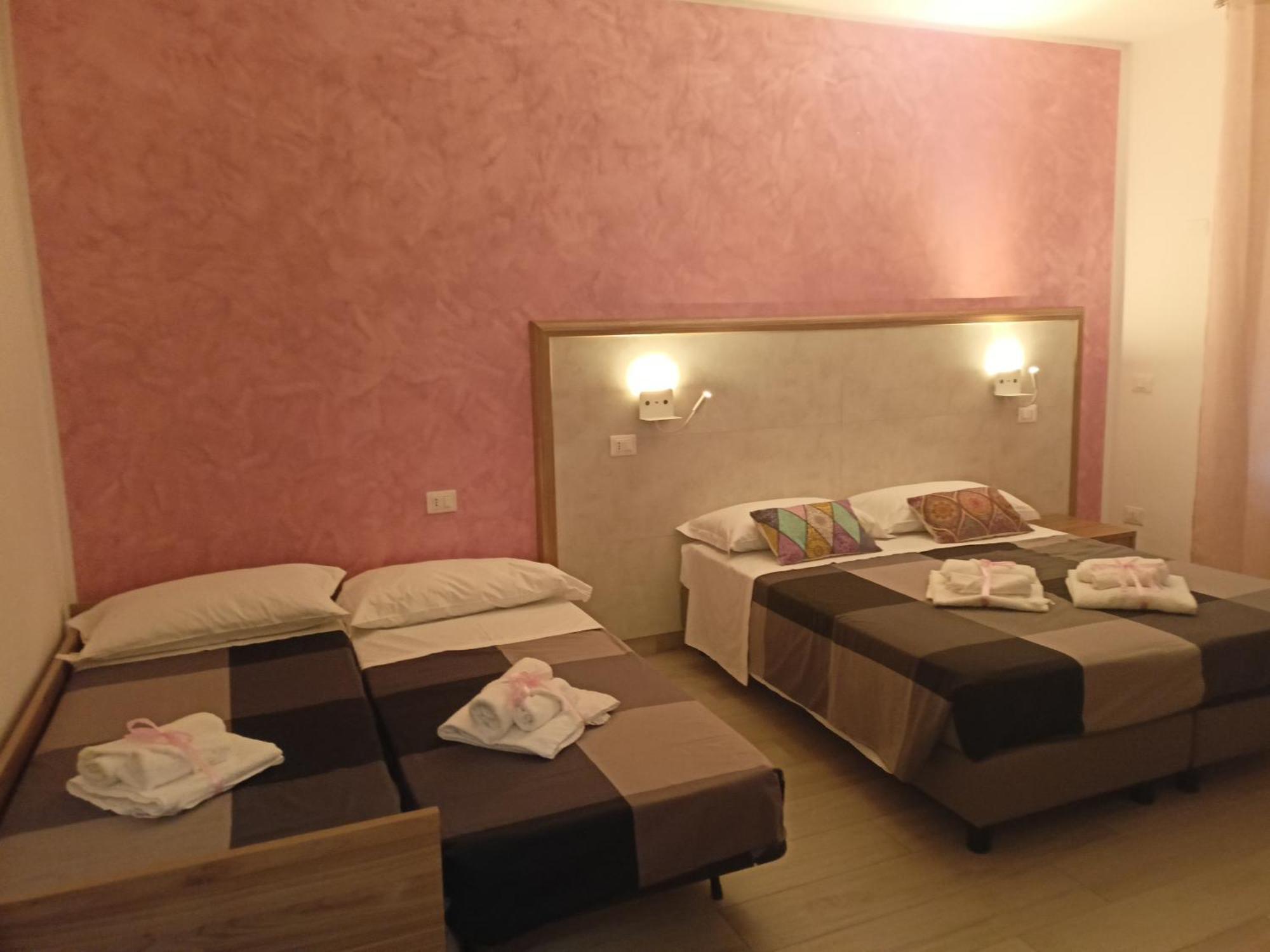 La Dea Rooms Ferrare Extérieur photo