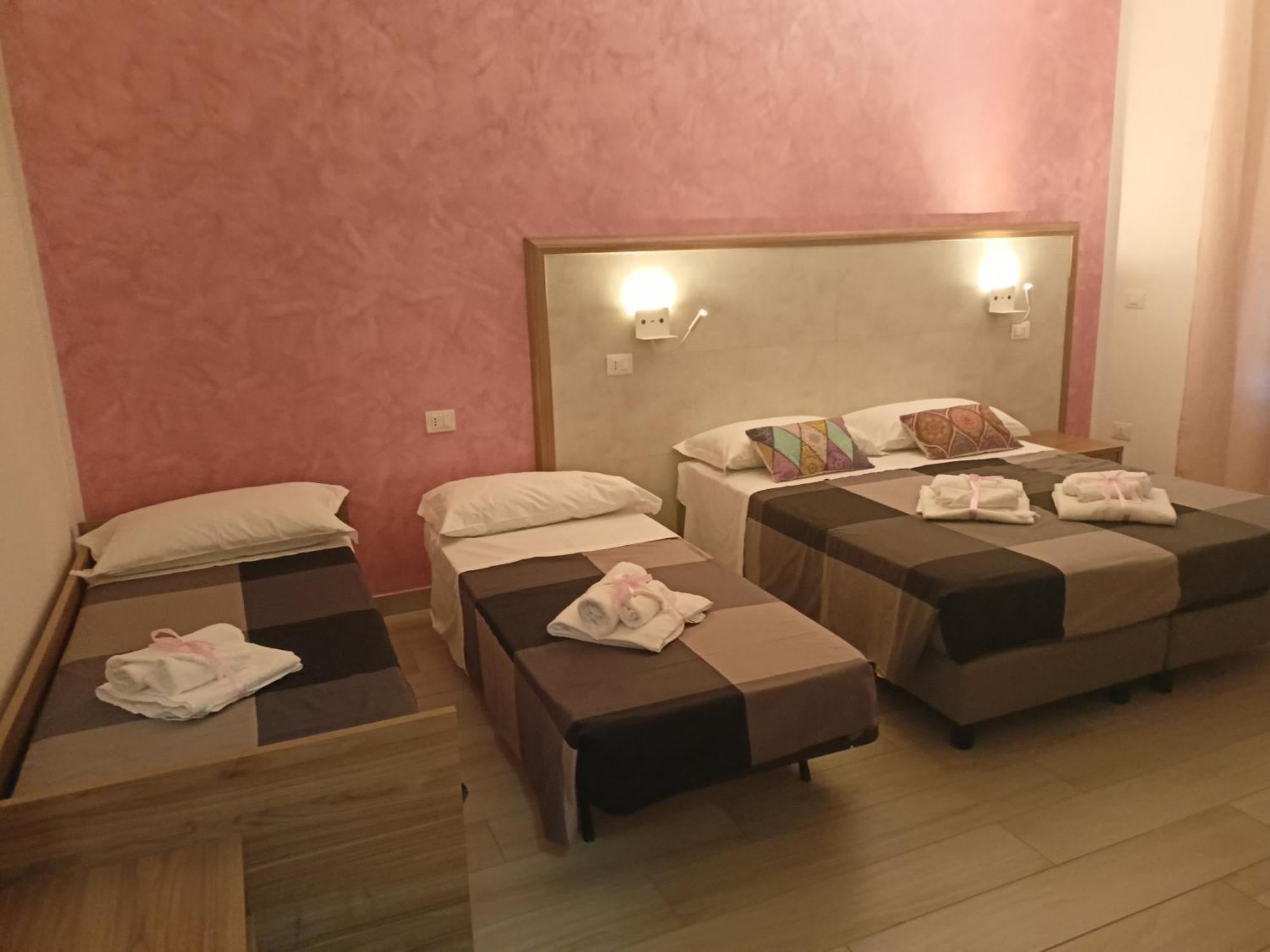 La Dea Rooms Ferrare Extérieur photo